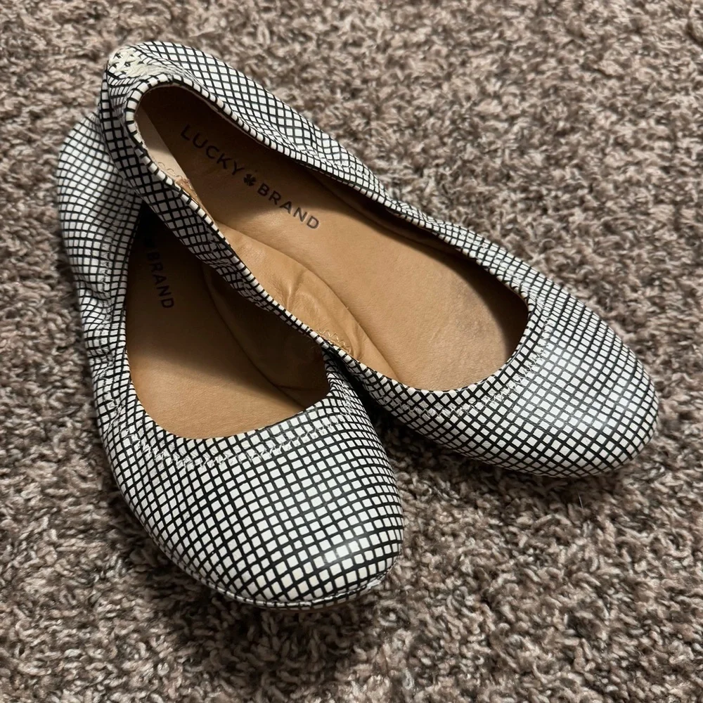 Lucky Brand grid pattern Emmie ballet flats Size 7.5